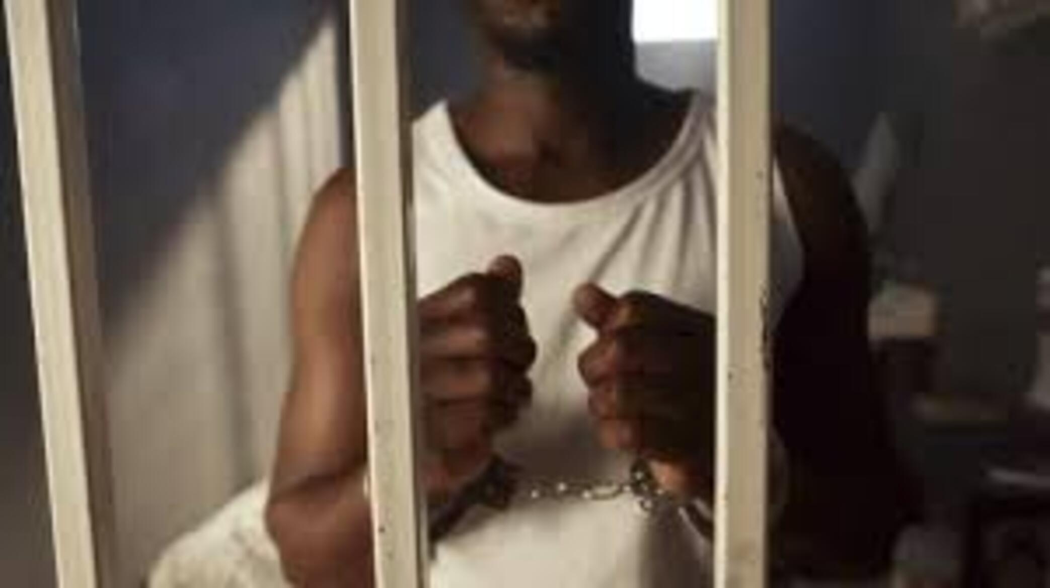 Rond-point de Djoutiba : un adolescent guinéen déféré pour détention de cocaïne Rond-point de Djoutiba : un adolescent guinéen déféré pour détention de cocaïne