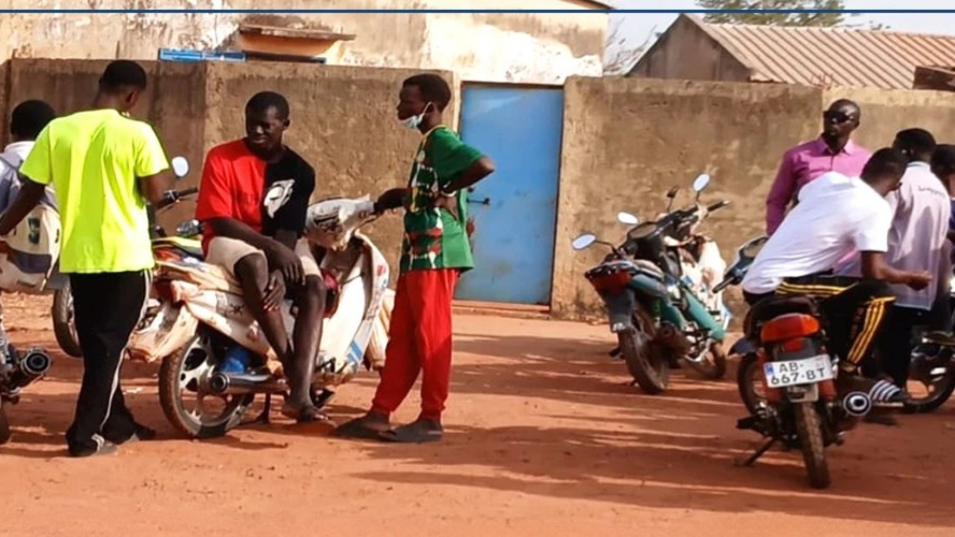 Sédhiou : les conducteurs de moto-taxis Jakarta observent une grève de 24 heures Sédhiou : les conducteurs de moto-taxis Jakarta observent une grève de 24 heures