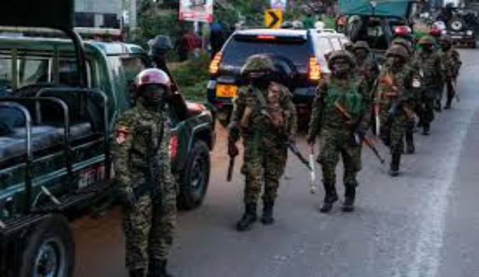 Vote sous surveillance : l’Ouganda à l’épreuve d’une élection historique et controversée