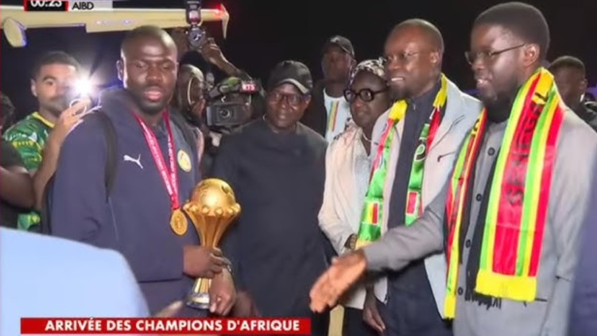 Retour triomphal des Lions : accueil grandiose à l’AIBD après le sacre continental