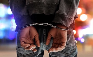 Mbour : 28 personnes arrêtées dans une affaire liée à QNET, soupçonnée de pratiques pyramidales