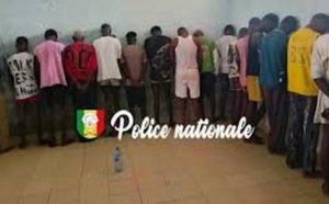 Jaxaay : 17 personnes arrêtées lors d’une opération de police dans un appartement de la Cité Kalia