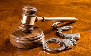 Mbour : un homme condamné avec sursis pour avoir violemment frappé le mari de sa tante lors d’une dispute conjugale Mbour : un homme condamné avec sursis pour avoir violemment frappé le mari de sa tante lors d’une dispute conjugale