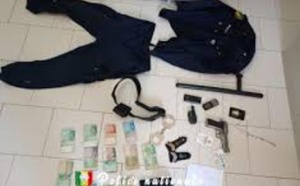 Faux policiers sur la VDN 3 : ils menottaient et rançonnaient leurs victimes jusqu’à 500 000 FCFA