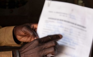 Industrie de faux documents d’identité : une vaste filière administrative mise au jour