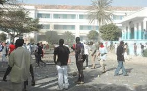 UCAD : Violents affrontements sur le campus, le mouvement étudiant s’étend à plusieurs universités