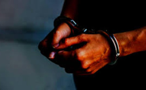 Drame familial à Doky : un homme jugé pour le meurtre de son frère, l’expertise psychiatrique ordonnée