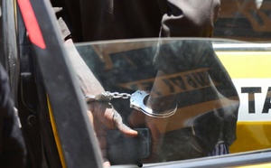 Mbour : un taximan jugé après un vol commis dans un bar