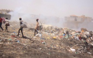 Thiès-Ouest : la décharge de Keur Massamba Guèye en feu, les populations suffoquent