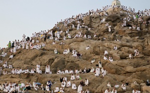 Hajj : les pèlerins convergent vers Arafat dans un climat de ferveur et de recueillement