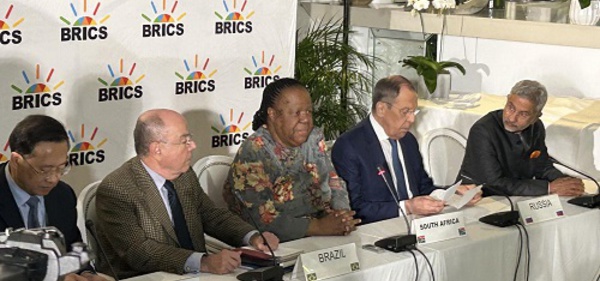 Les BRICS discutent de l’utilisation d’une devise alternative au dollar