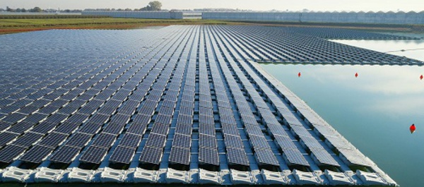 Solaire flottant : l’Afrique recèle le meilleur potentiel de production à l’échelle mondiale (rapport)