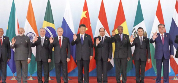 Les BRICS établissent une stratégie pour lutter contre les risques découlant des dettes occidentales