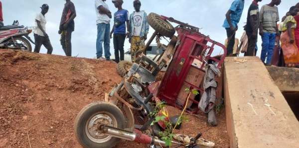 Drame à Kaolack : Un Conducteur de Tricycle Tué dans un Accident Impliquant un Camion Malien