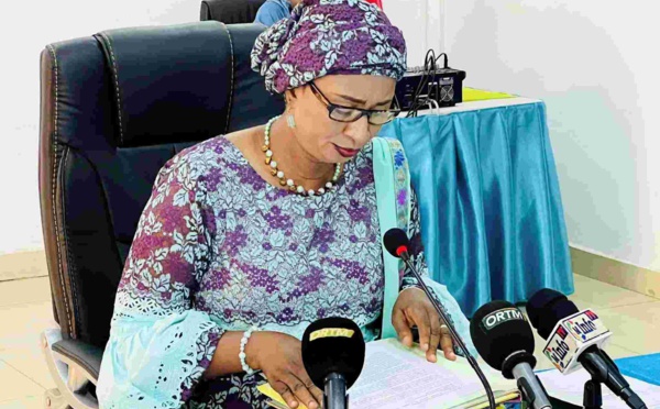 Madina Sissokho Dembélé, ministre des Transports et des Infrastructures "Les Maliens qui se trouvaient à bord sont sains et saufs"