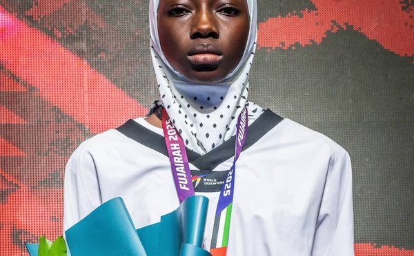 Tening Faye, 15 ans, entre dans l’histoire du taekwondo sénégalais avec une médaille mondiale