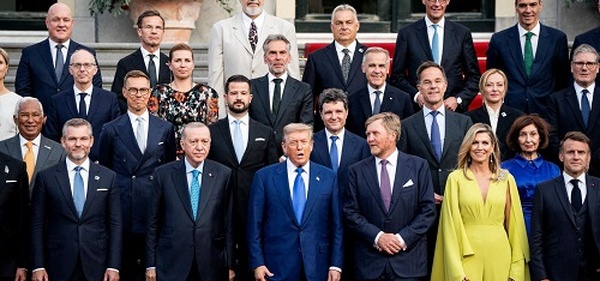 "L'Otan a été créée pour permettre aux États-Unis de garder avant tout l'Europe sous sa coupe"