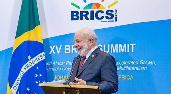 Les BRICS doivent accélérer la transformation des ressources stratégiques, selon Lula