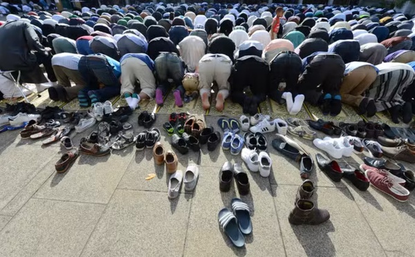 Dakar : six mois de prison pour un voleur de chaussures à la mosquée Centenaire