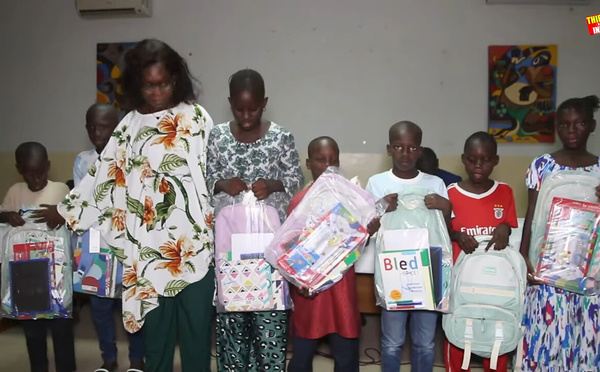 Au tribunal de Thiès, l’AEMO soutient les enfants avec des fournitures scolaires et des conseils parentaux