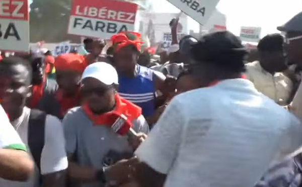 “Libérez Farba !” — Les partisans du maire d’Agnam font vibrer les rues de Dakar