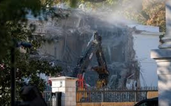 Des bulldozers à la Maison Blanche: Trump fait construire sa salle de bal à 250 millions de dollars