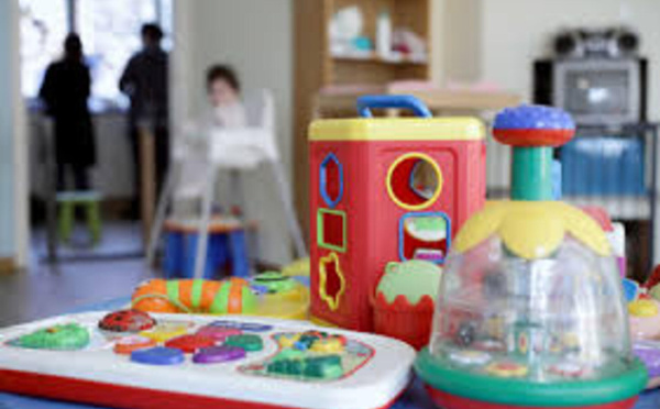 Son sweat s’accroche à une branche, un enfant de 2 ans meurt étranglé à la crèche