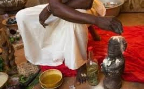 Thiès : un féticheur escroque 26 millions à une mère de famille sous prétexte de traitement mystique