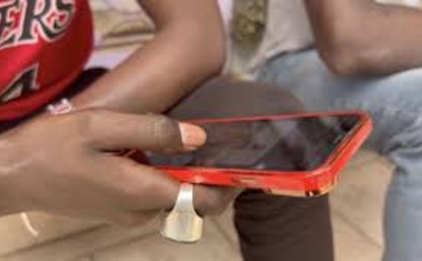 Thriller numérique au Point E : vidéos intimes, chantage et complot familial