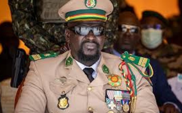 Mamadi Doumbouya remporte la présidentielle guinéenne, l’opposition largement écartée