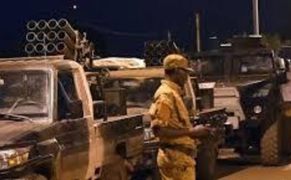 Burkina Faso : tentative de coup d’État présumée, tensions et arrestations à Ouagadougou