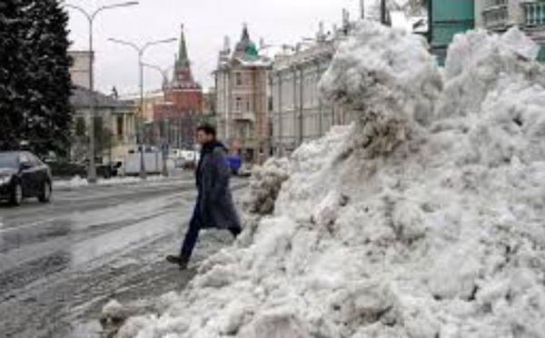 Russie : des chutes de neige exceptionnelles font deux morts au Kamtchatka