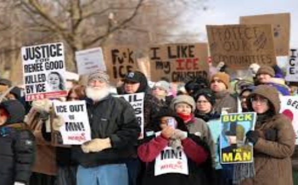 États-Unis : à Minneapolis, une mobilisation massive contre la police de l’immigration ICE