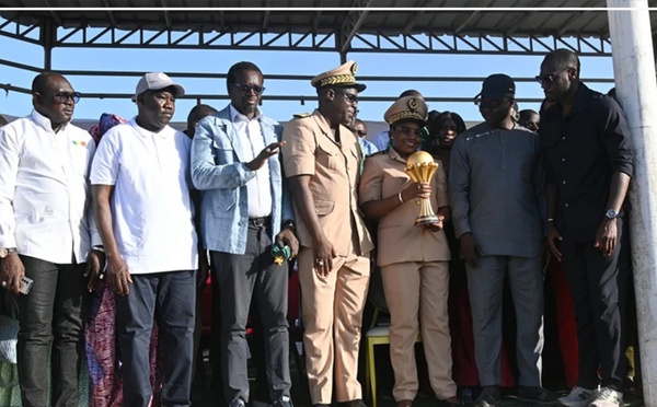CAN 2025 : le trophée présenté aux autorités et populations de Tambacounda