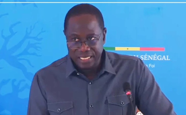 Bourses étudiantes : Daouda Ngom affirme qu’aucun arriéré n’est dû par l’État