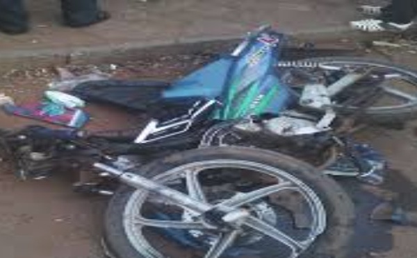 Sécurité routière : un conducteur de moto Jakarta tué par un camion