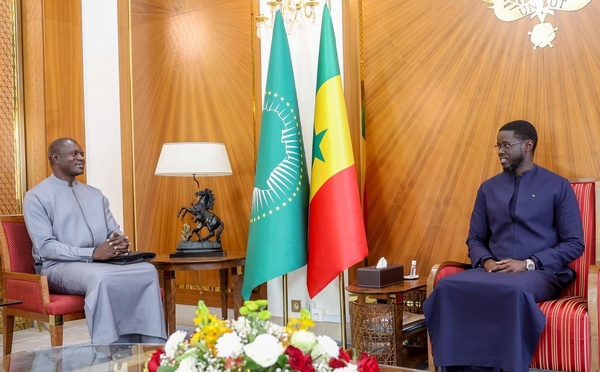 Fête de l’Indépendance : Bassirou Diomaye Faye échange avec le maire de Thiès