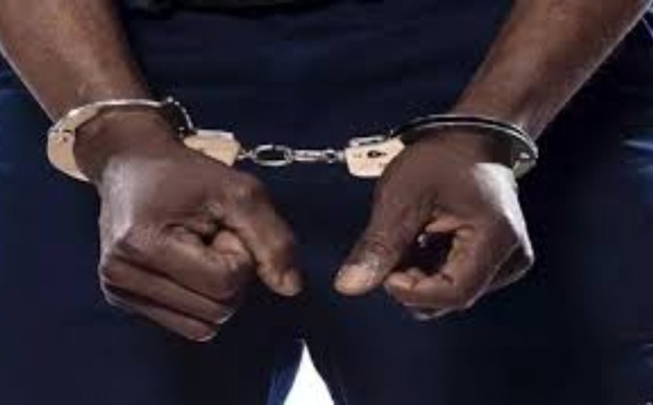 Dakar : “Sexe contre emploi” – un faux agent du Port piège deux jeunes femmes après la réception des Lions au Palais