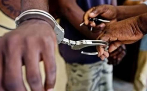 Il promettait le mariage… mais volait les téléphones