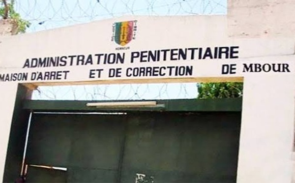 Il aurait voulu couvrir son père : un jeune homme encourt 10 ans de réclusion
