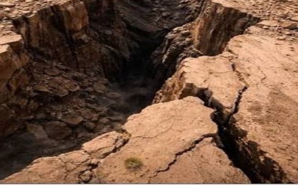 Kébémer : une fissure géante de plusieurs kilomètres sème la peur chez les habitants