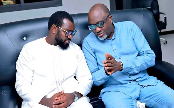 Thierno Alia Mbengue rend visite à Maodo Malick Mbaye : une rencontre placée sous le signe de la fraternité et du mentorat  