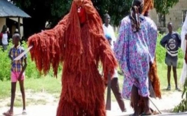 Mbour : une sortie clandestine du Kankourang conduit 10 membres d’un « leul » devant le parquet