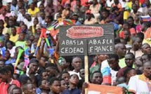 Des milliers de Nigériens manifestent pour le départ des troupes françaises