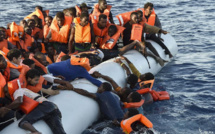 Émigration clandestine : une pirogue transportant 69 personnes secourue par la marine Espagnol Émigration clandestine : une pirogue transportant 69 personnes secourue par la marine Espagnol