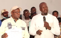 Parrainages à Thiès : le président du parti UNR Mouhamed Lamine Massaly a remis 2244 parrainages au mandataire de BBY à Thiès-Ouest, Dr Pape Amadou Ndiaye. Parrainages à Thiès : le président du parti UNR Mouhamed Lamine Massaly a remis 2244 parrainages au mandataire de BBY à Thiès-Ouest, Dr Pape Amadou Ndiaye.