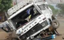 Kebemer: un car Ndiaga Ndiaye a percuté un poteau électrique et fait trois morts Kebemer: un car Ndiaga Ndiaye a percuté un poteau électrique et fait trois morts