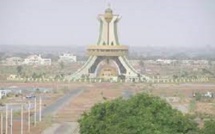 Le Burkina Faso révise sa Constitution, le français relégué au rang de "langue de travail" Le Burkina Faso révise sa Constitution, le français relégué au rang de "langue de travail"