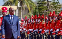 Macky Sall fait ses adieux aux gendarmes lors de l'inauguration de l'état-major de la Maison militaire. Macky Sall fait ses adieux aux gendarmes lors de l'inauguration de l'état-major de la Maison militaire.