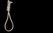 Drame à Nguinth : Un homme retrouvé pendu sur son balcon Drame à Nguinth : Un homme retrouvé pendu sur son balcon